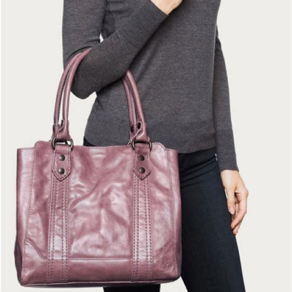👜💜Frye Melissa Tote Bag/Purse Lilac 💜👜(picture darker then actual color)